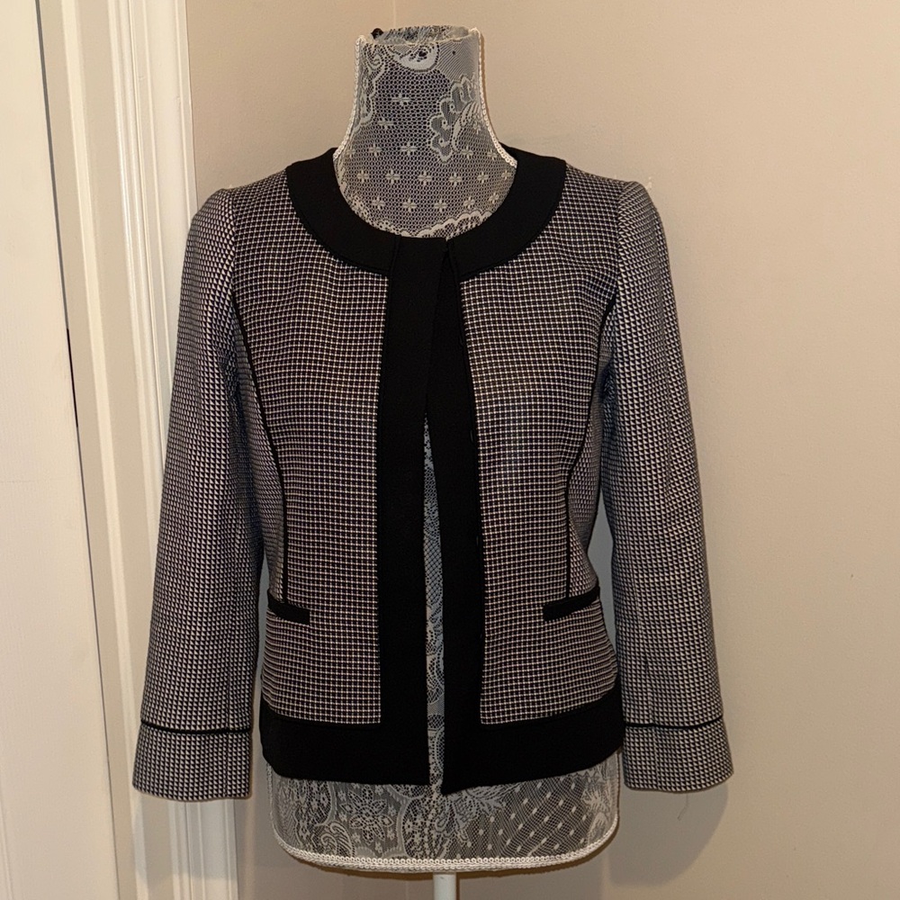 Ann Taylor Black and White Houndstooth Jacket 0P
